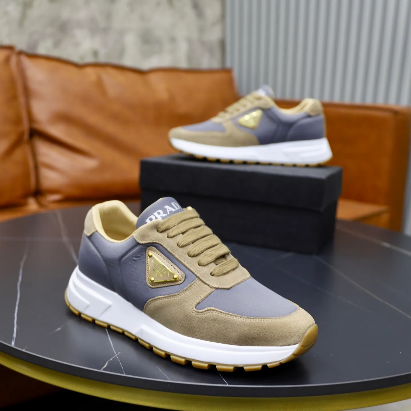 Men's shoes 💰462💰🙅‍♂️🙅‍♂️🙅‍♂️ Brand: PRADA Standard code: 38–44 (45 can be customized) Grade: Same as the official website Material: Original cowhide fabric Comfortable sheepskin lining Lightweight and wear-resistant outsole Style category: Men's fashionable casual shoes and boots Running sneakers Distinguished luxury brand elements Top luxury Color: actual picture color